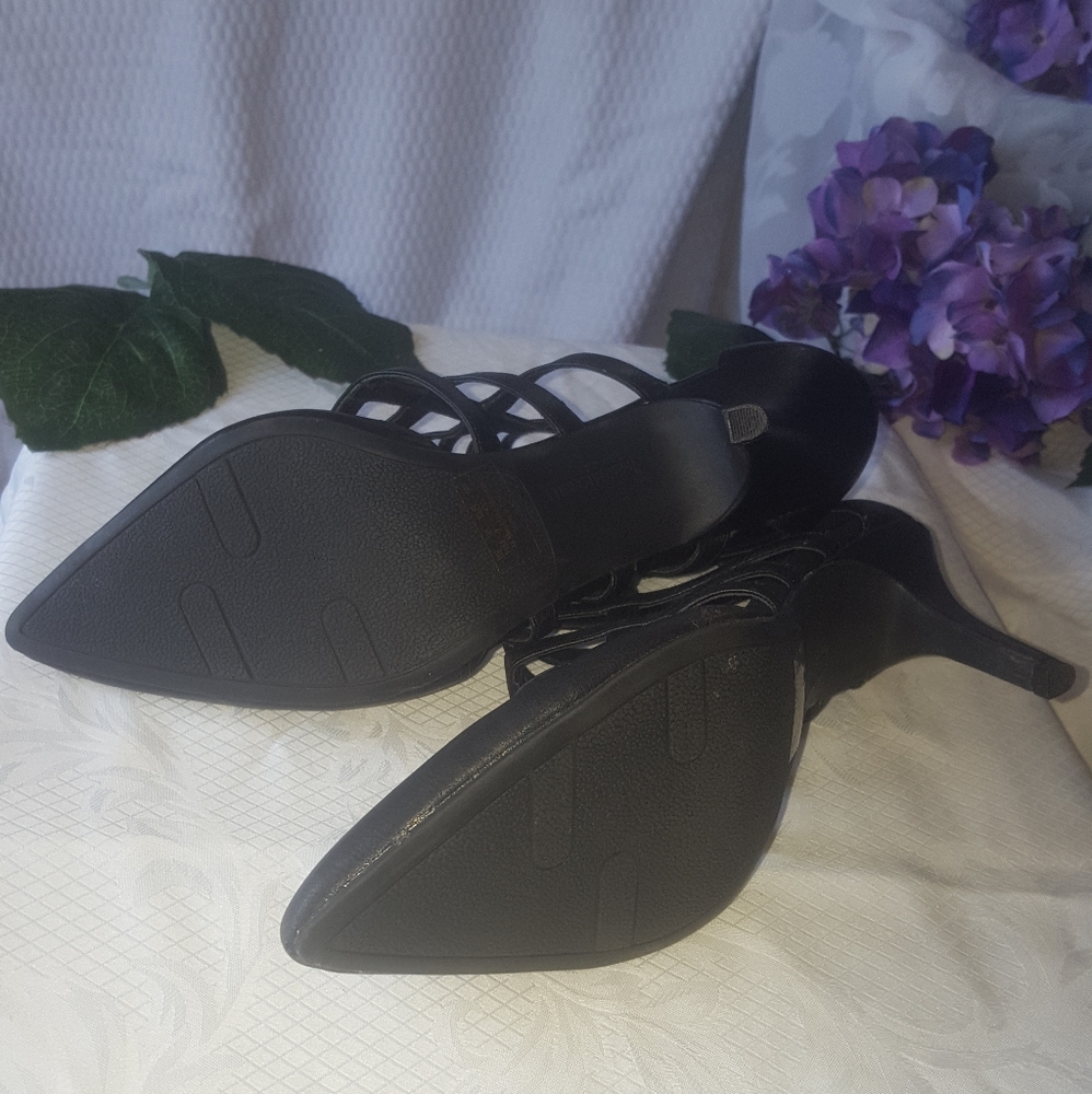 Heels - Picture 3 of 7